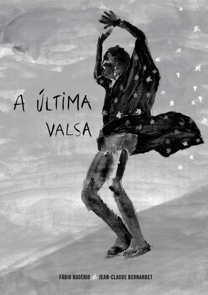 Pôster do filme “A Última Valsa”, com o título escrito com letras pretas no centro à esquerda da imagem. Ao lado, um desenho em preto de um macaco em pé com as mãos para cima. O macaco usa chinelo e uma blusa, também na cor preta, que fica grande em seu corpo. O fundo é pintado à tinta, na cor cinza. Em volta do macaco há estrelas brancas pintadas. Logo abaixo, na parte inferior do cartaz está escrito o nome dos diretores “Fábio Rogério e Jean-Claude Bernardet”.